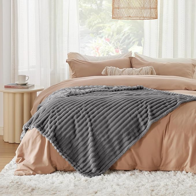 Bedsure GentleSoft Frost Gray Fleece Blanket - Image 9