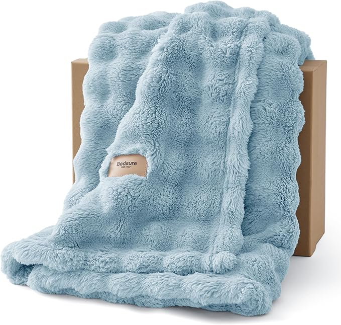 Bedsure 3D Fleece Bubble Blanket by BEDSURE