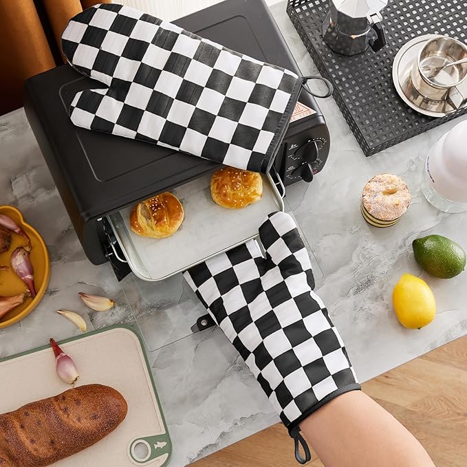 Ohocut Black and White Checkered Oven Mitts Heat Resistant, Vintage Retro - Image 3