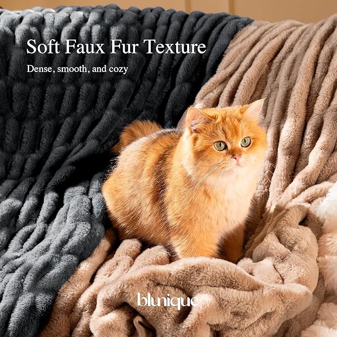 Ultra Soft Cozy Faux Fur Throw Blanket, Fuzzy Plush Thick Bubble Blanket