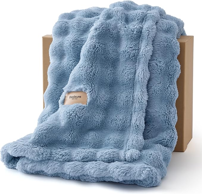 Bedsure 3D Fleece Bubble Blanket by BEDSURE