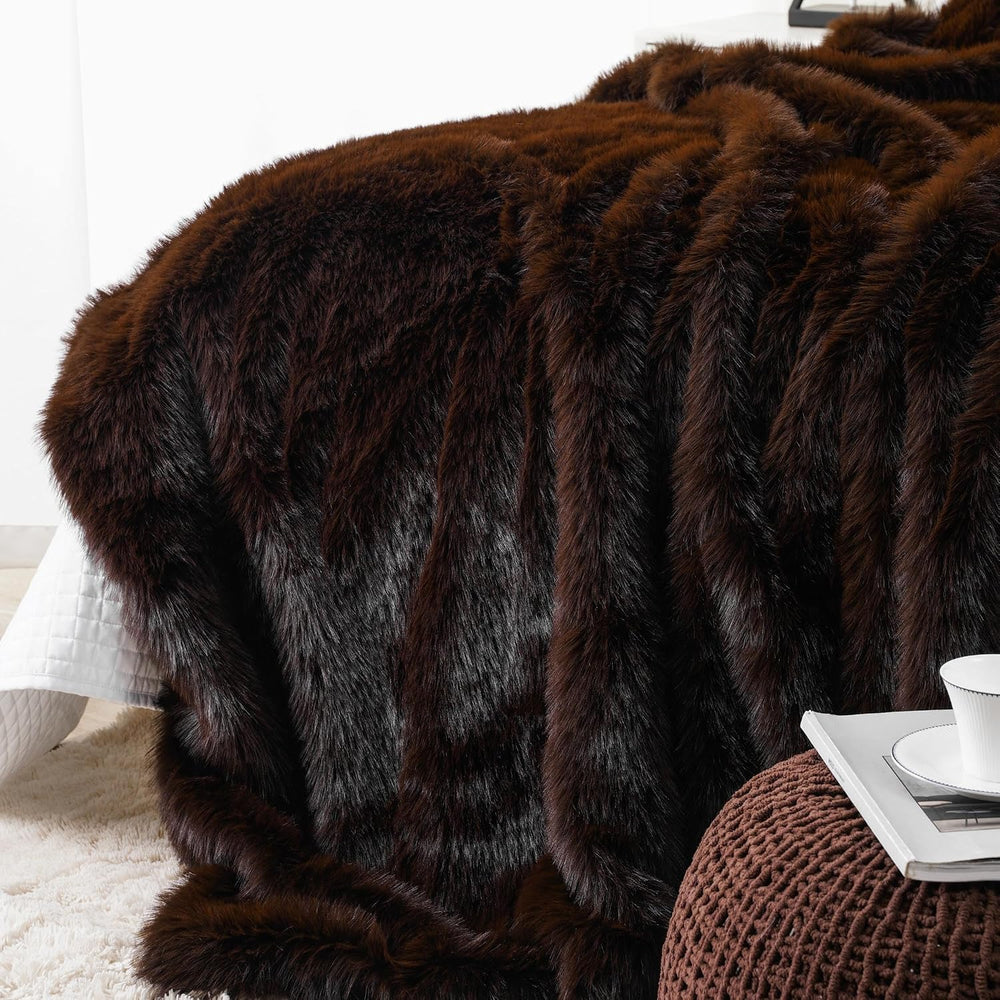 Battilo Faux Fur Throw Blanket, Luxury Fluffy Brown Blankets, 50"x60"