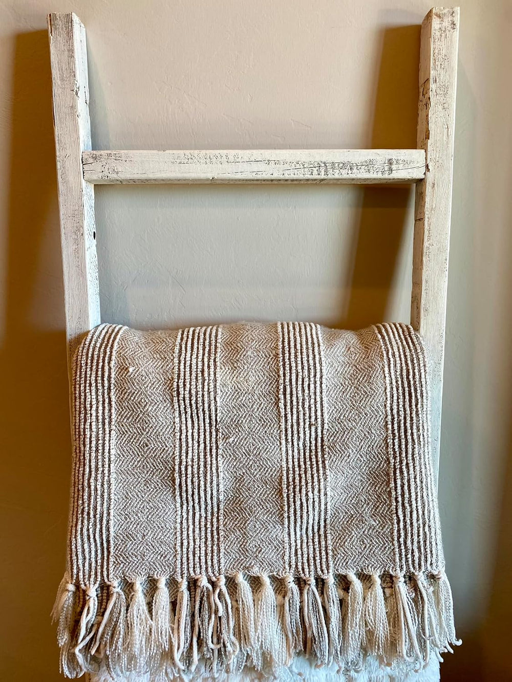 BARNWOODUSA Rustic Farmhouse Decorative Ladder, 72x21x1.63, White Wash | Come...