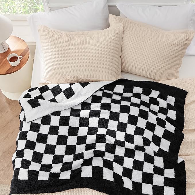 Bedsure GentleSoft Checkered Twin Blanket - Image 6