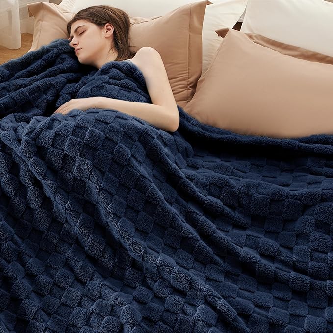 Bedsure GentleSoft Blankets Queen Size - Image 2