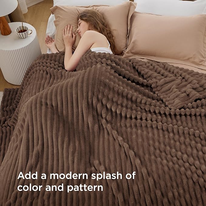 Bedsure GentleSoft Brown Fleece Blanket - Image 3