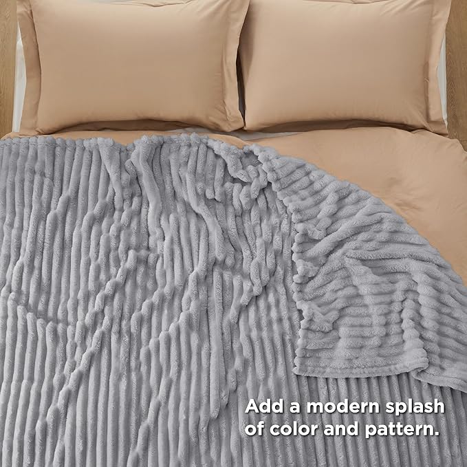 Bedsure GentleSoft Blankets Queen Size - Image 5