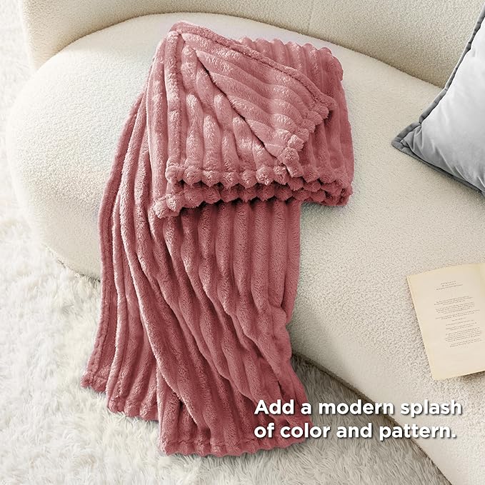 Bedsure GentleSoft Dusty Pink Fleece Blanket - Image 5