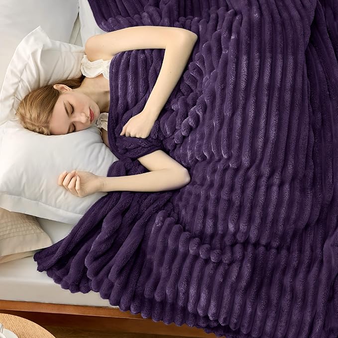 Bedsure GentleSoft Purple Full Blanket - Image 4