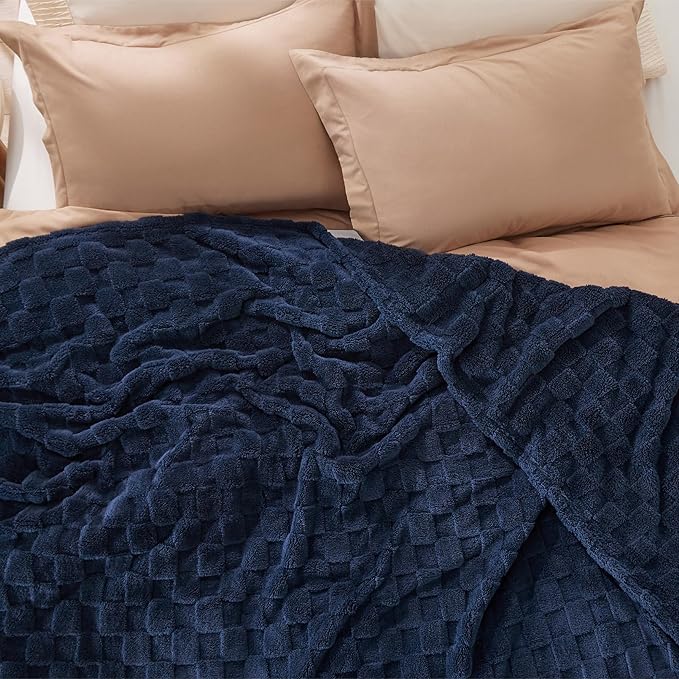 Bedsure GentleSoft Blankets Queen Size - Image 6
