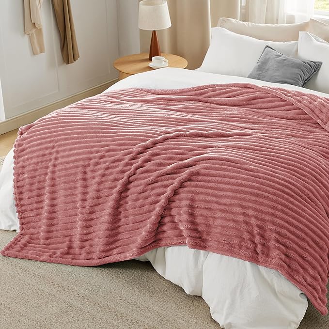 Bedsure GentleSoft Dusty Pink Fleece King Blanket - Image 6