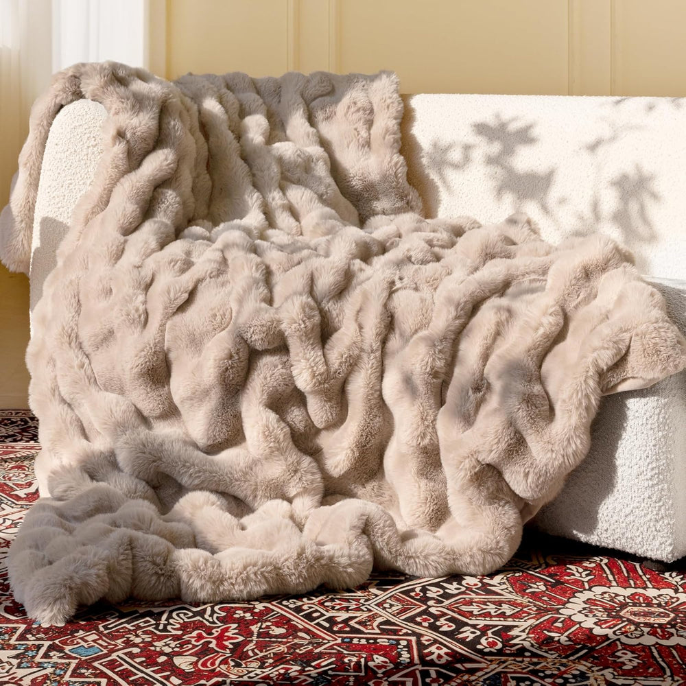 Ultra Soft Cozy Faux Fur Throw Blanket, Fuzzy Plush Thick Bubble Blanket