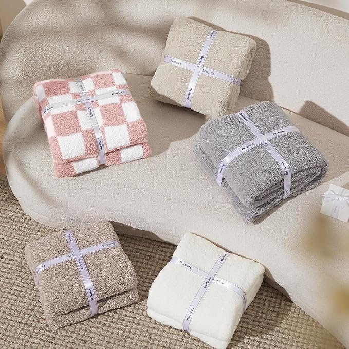 Bedsure GentleSoft Checkered Twin Blanket - Image 6