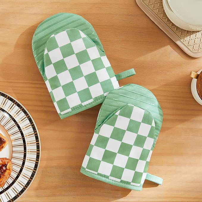 Ohocut Sage Green Checkered Mini Oven Mitts Heat Resistant, Vintage Retro - Image 3