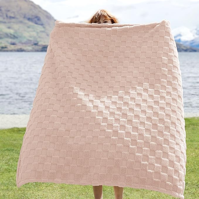 Bedsure GentleSoft Light Pink Twin XL Blanket - Image 3