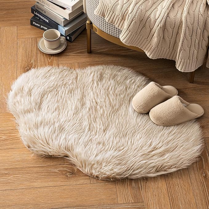 MIULEE Fluffy Rug Soft Shaggy Faux Fur Area Rug Luxury Plush Cloud Shape Carpet - Image 6