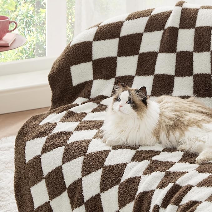 Bedsure Gentlesoft Checkered Twin Blanket by BEDSURE