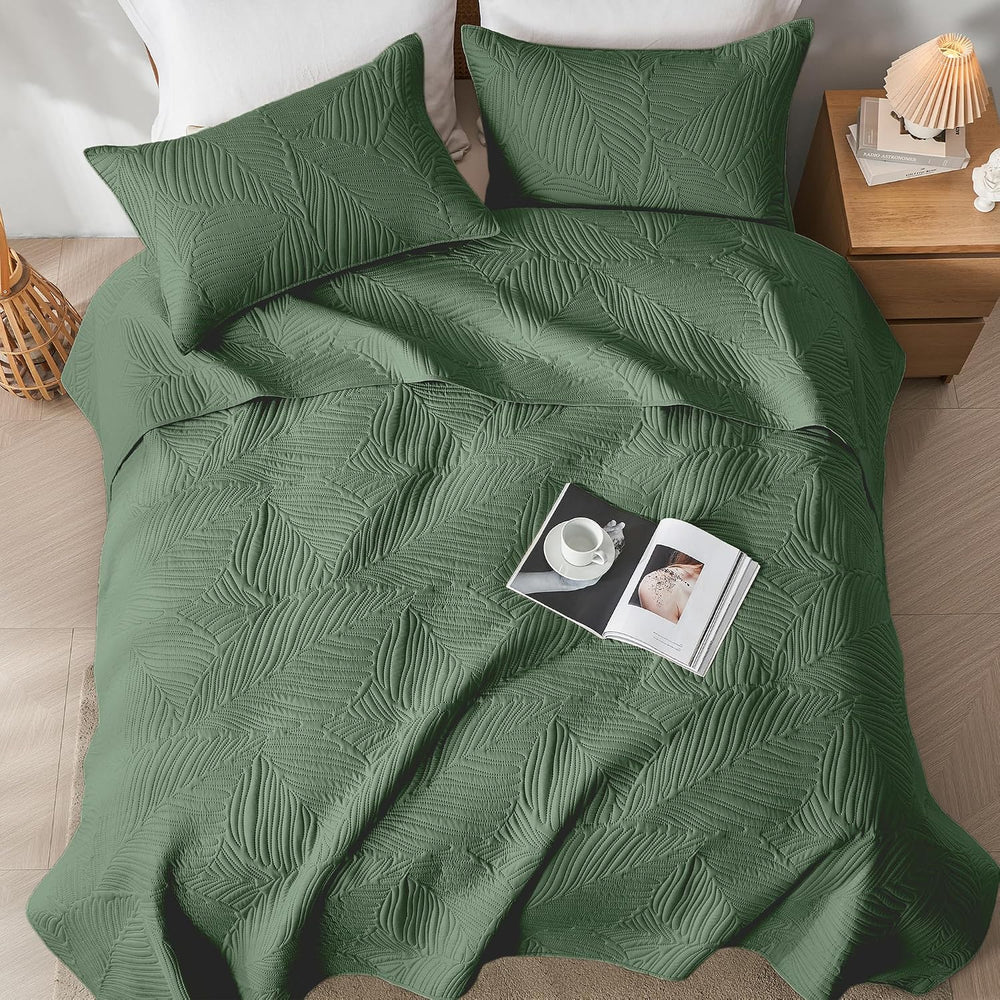 King Quilt Bedding Set Lightweight Soft Olive Green Bedspread Coverlet with L...