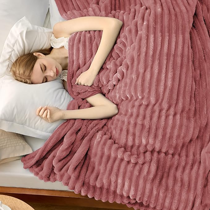 Bedsure GentleSoft Dusty Pink Fleece King Blanket - Image 3