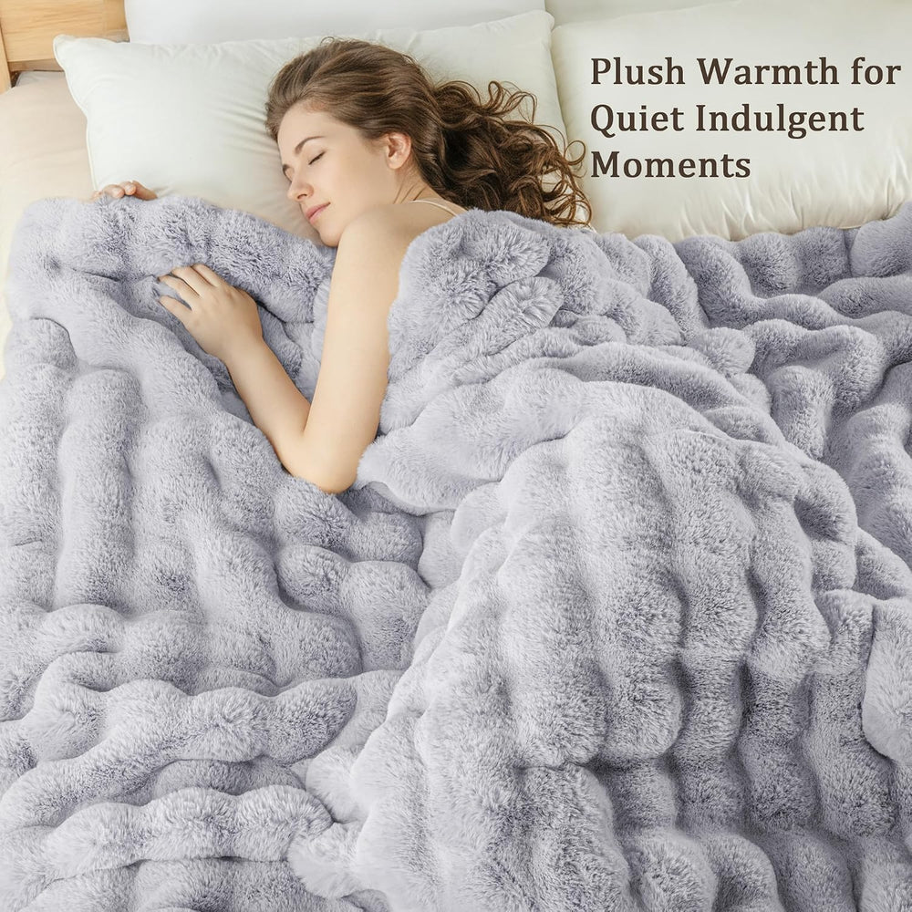 Exclusivo Mezcla Faux Fur King Blanket for Bed, 3D Bubble Blankets
