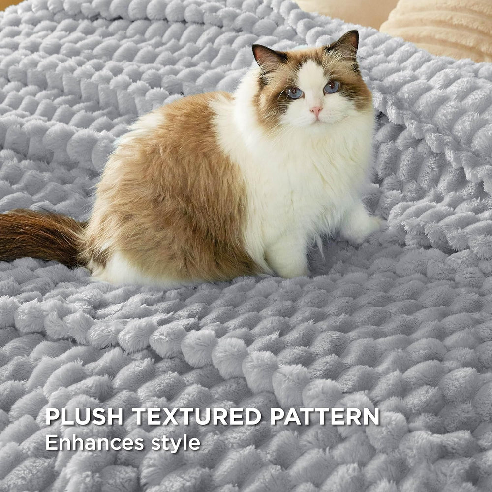 Bedsure Blanket Queen Size for Bed - 350GSM Fluffy Plush Bubble Blanket Queen...