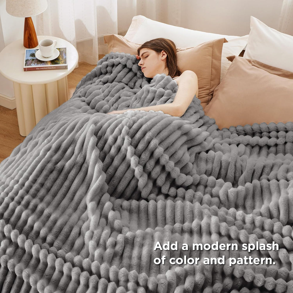 Bedsure Soft King Size Blankets for Bed Frost Gray 108"x90"