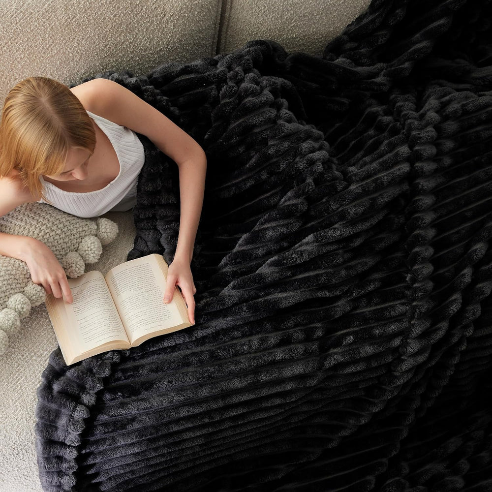 Bedsure Soft Full Size Fleece Blankets for Bed Black 84"x90"