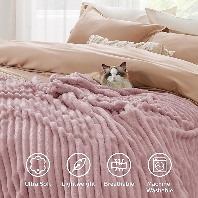 Bedsure GentleSoft Pink Fleece Blanket - Image 5