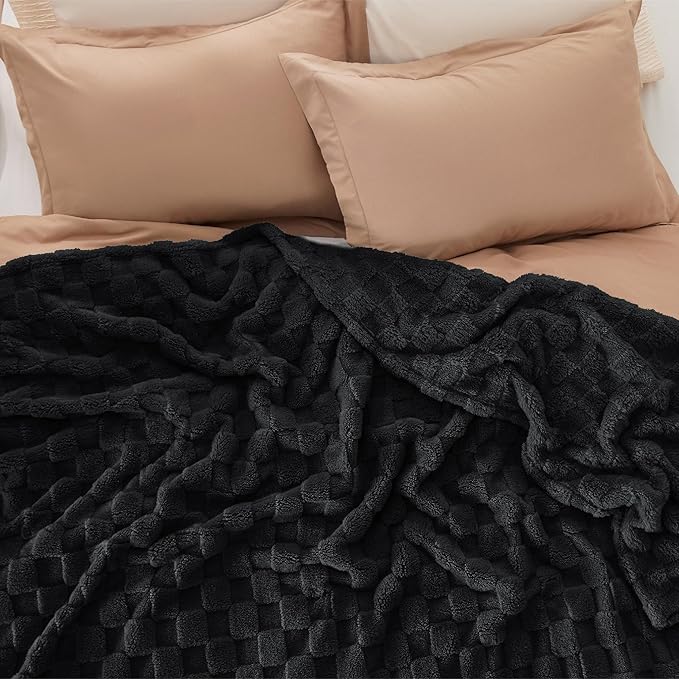Bedsure GentleSoft Blankets Queen Size - Image 6