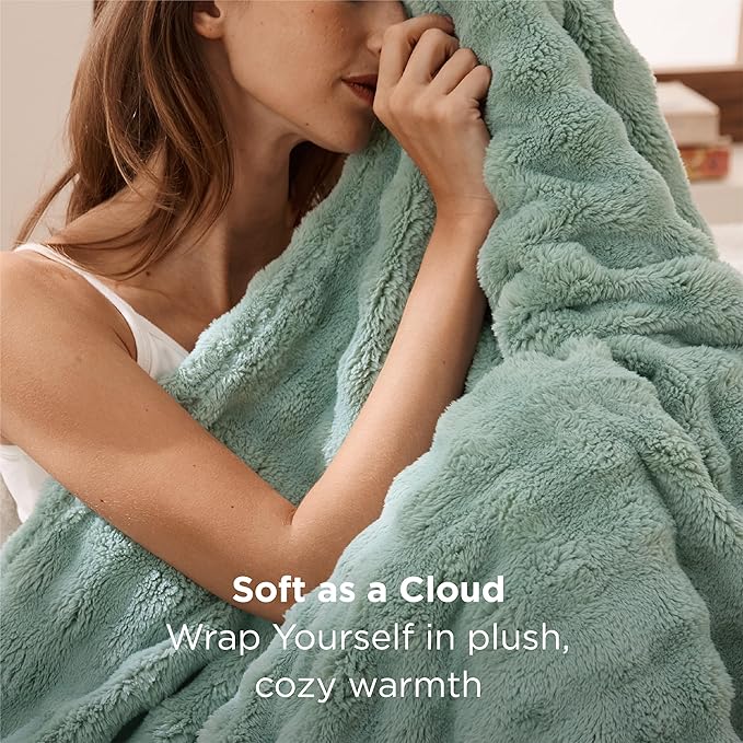 Bedsure 3D Fleece Bubble Blanket - Image 2