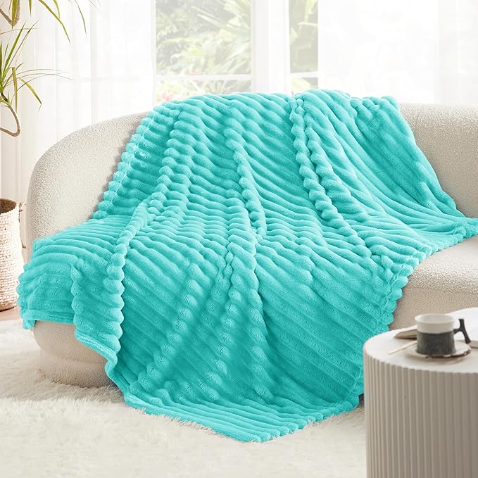 Bedsure GentleSoft Blue Fog Fleece Blanket - Image 5