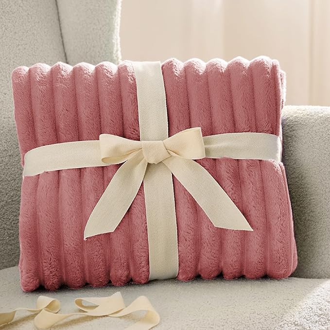 Bedsure GentleSoft Dusty Pink Fleece Blanket - Image 7