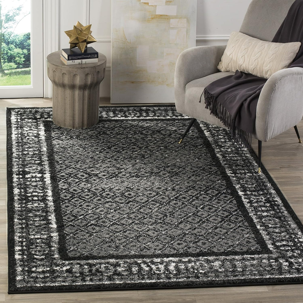 SAFAVIEH Adirondack Area Rug 4x6, Black & Silver ADR110A
