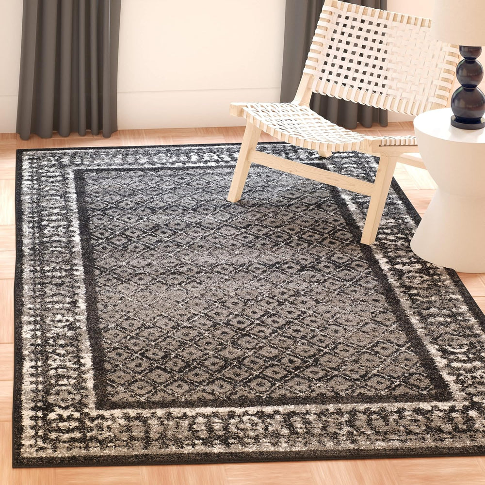 SAFAVIEH Adirondack Area Rug 4x6, Black & Silver ADR110A