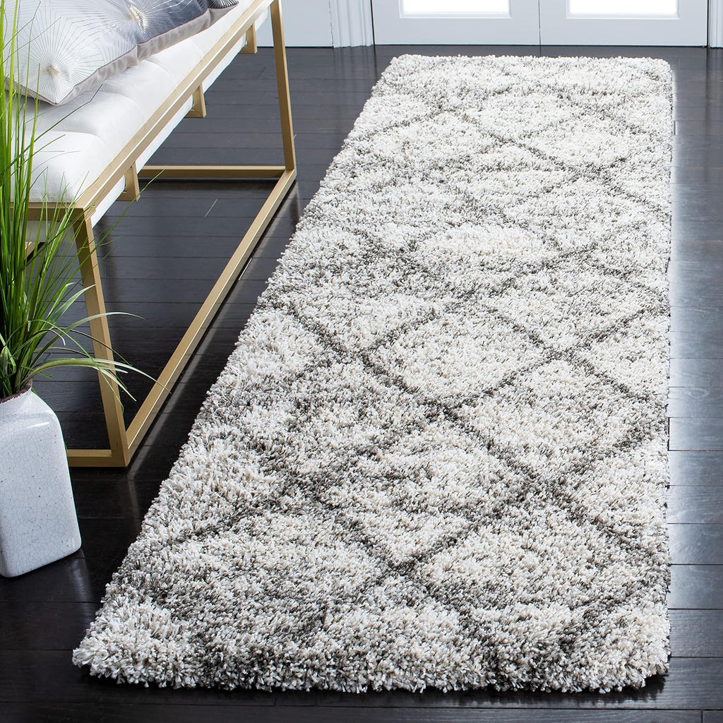 SAFAVIEH Hudson Shag Collection Runner Rug - 2'3" x 6', Grey & Beige, Modern Trellis Design, Non-Shedding & Easy Care, 2-inch Thick Ideal for High Traffic Areas in Living Room, Bedroom (SGH281J)